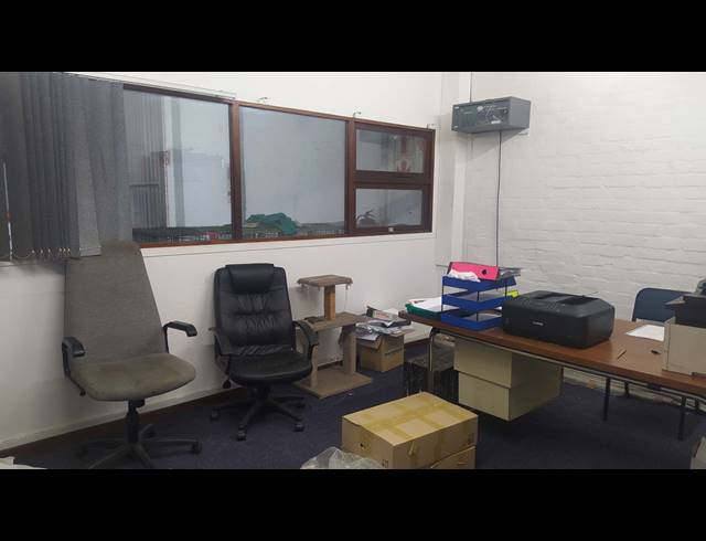 1,600M² WAREHOUSE TO LET IN EPPING INDUSTRIAL